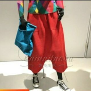 イッセイミヤケ(ISSEY MIYAKE)のme ISSEYMIYAKE ライクパンツ red(キュロット)