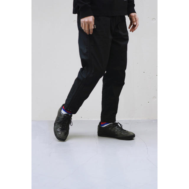 STUDIOUS(ステュディオス)のName. nylon tapered 2tuck trousers 超美品 メンズのパンツ(ワークパンツ/カーゴパンツ)の商品写真