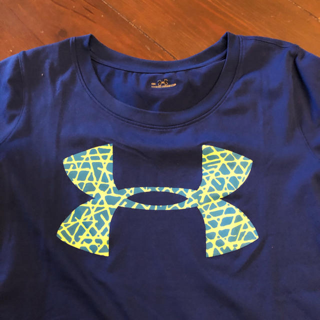 UNDER ARMOUR(アンダーアーマー)のアンダーアーマTシャツ レディースのトップス(Tシャツ(半袖/袖なし))の商品写真