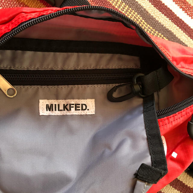 MILKFED.(ミルクフェド)のMILKFED. ミルクフェド ウエストポーチ バッグ 軽量 赤 レディースのバッグ(ボディバッグ/ウエストポーチ)の商品写真