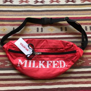 ミルクフェド(MILKFED.)のMILKFED. ミルクフェド ウエストポーチ バッグ 軽量 赤(ボディバッグ/ウエストポーチ)