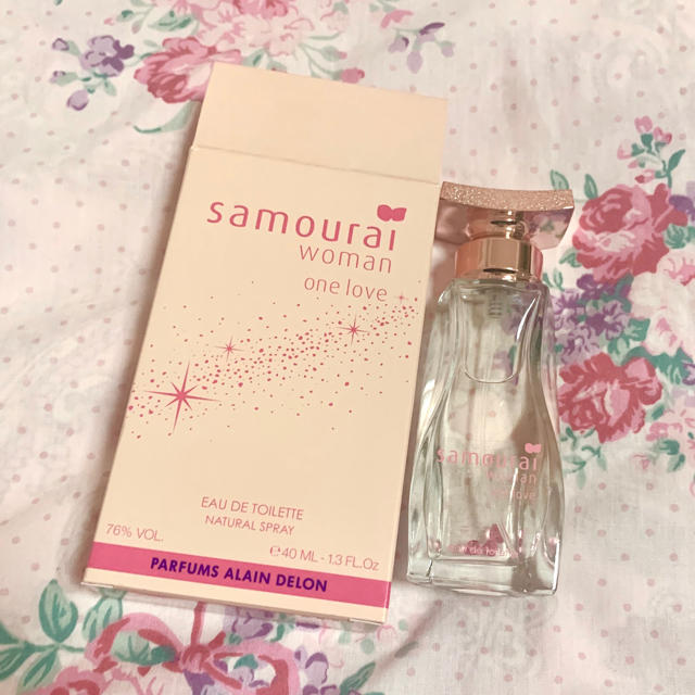 SAMOURAI(サムライ)の【未使用】サムライウーマン　ワンラブ　40ml コスメ/美容の香水(香水(女性用))の商品写真