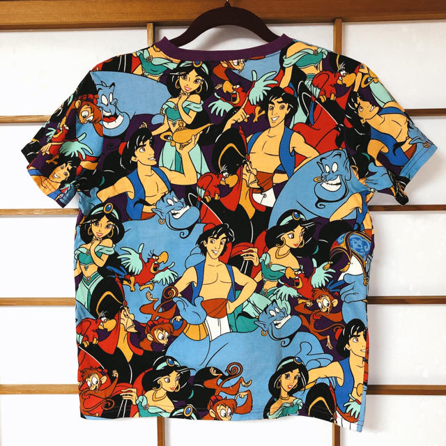 Disney(ディズニー)のディズニー アラジン総柄Tシャツ キッズ/ベビー/マタニティのキッズ服女の子用(90cm~)(Tシャツ/カットソー)の商品写真