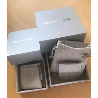 マイケルコース(Michael Kors)のMICHAELKORSマイケルコース　ギフトBOX磨き布付き(ショップ袋)