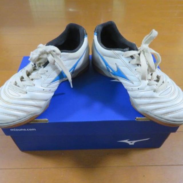 MIZUNO(ミズノ)のMIZUNOミズノ Sonic Club サッカー トレシュー 21.5㎝ 美品 スポーツ/アウトドアのサッカー/フットサル(シューズ)の商品写真