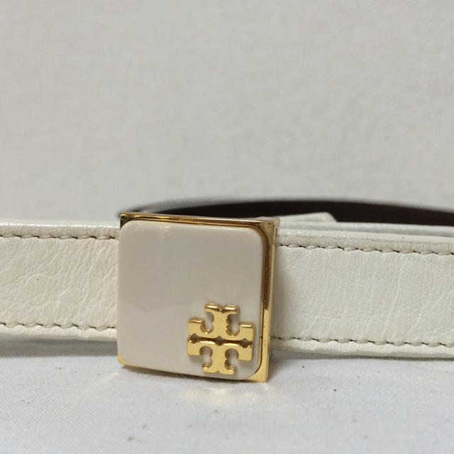 Tory Burch(トリーバーチ)のTory Burch 白ベルト レディースのファッション小物(ベルト)の商品写真