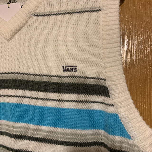 VANS(ヴァンズ)のVANS ワンポイント ロゴセーターベスト メンズのトップス(ニット/セーター)の商品写真