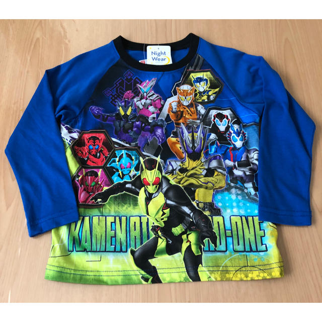 BANDAI(バンダイ)の仮面ライダーゼロワン　光る！2TOPSパジャマ キッズ/ベビー/マタニティのキッズ服男の子用(90cm~)(パジャマ)の商品写真