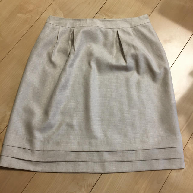 ROPE’(ロペ)のロペ　ベージュ　膝丈スカート レディースのスカート(ひざ丈スカート)の商品写真