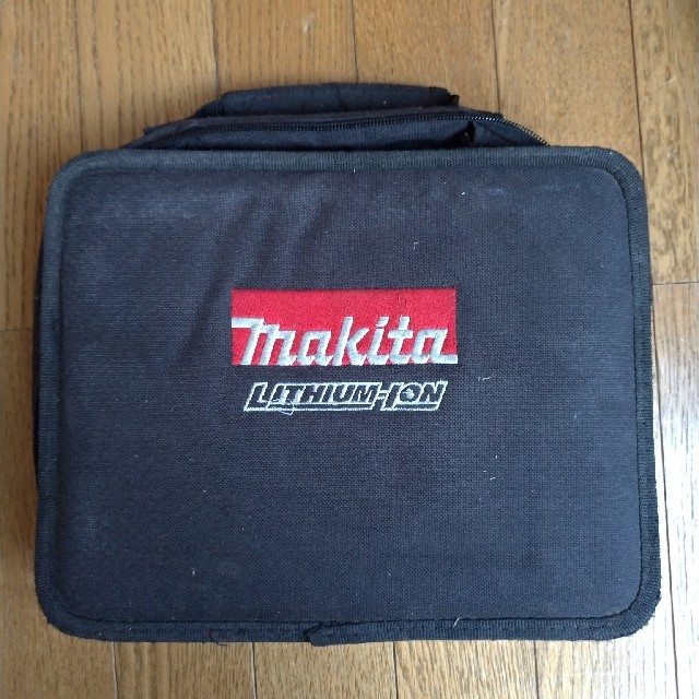 Makita(マキタ)の【本日のみ値下げ】マキタ　10.8V　インパクト　TD090 自動車/バイクの自動車(メンテナンス用品)の商品写真