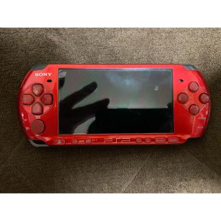 プレイステーションポータブル(PlayStation Portable)のPSP3000 レッド本体　ソフト付き(携帯用ゲーム機本体)