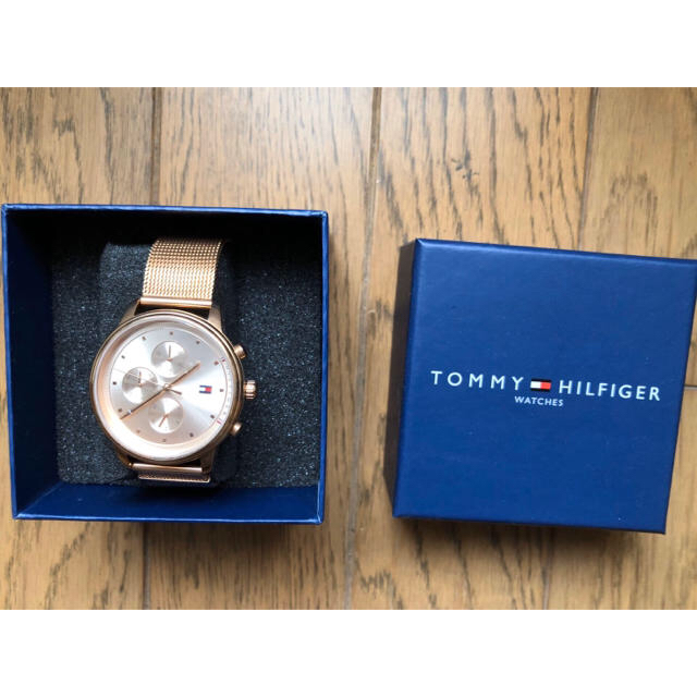 TOMMY HILFIGER(トミーヒルフィガー)のTOMMY HILFIGER 時計 レディースのファッション小物(腕時計)の商品写真