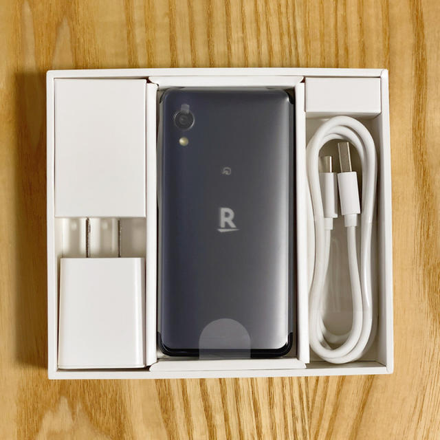 Rakuten(ラクテン)の新品未使用 Rakuten mini ブラック スマホ/家電/カメラのスマートフォン/携帯電話(スマートフォン本体)の商品写真
