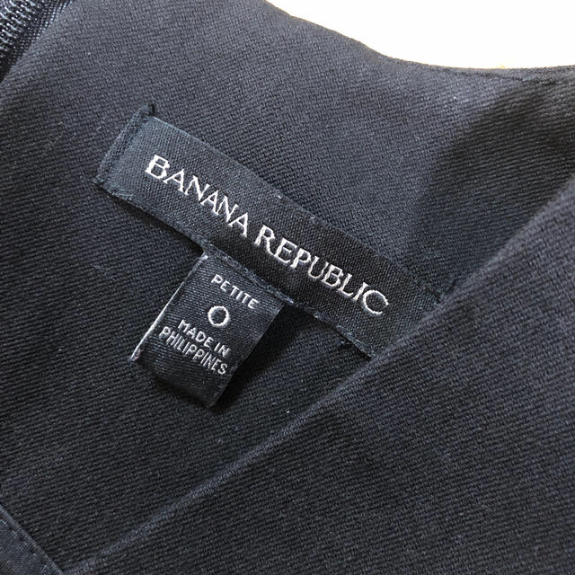 Banana Republic(バナナリパブリック)のバナナリパブリック　ワンピース　黒　結婚式 レディースのワンピース(ひざ丈ワンピース)の商品写真