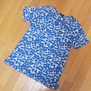 ジユウク(自由区)のesche トップス(Tシャツ(半袖/袖なし))