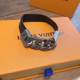 【販売中のみ】ヴィトン(LOUIS VUITTON) ブレスレット(メンズ)の通販 100点以上 | ルイヴィトンのメンズを買うならラクマ