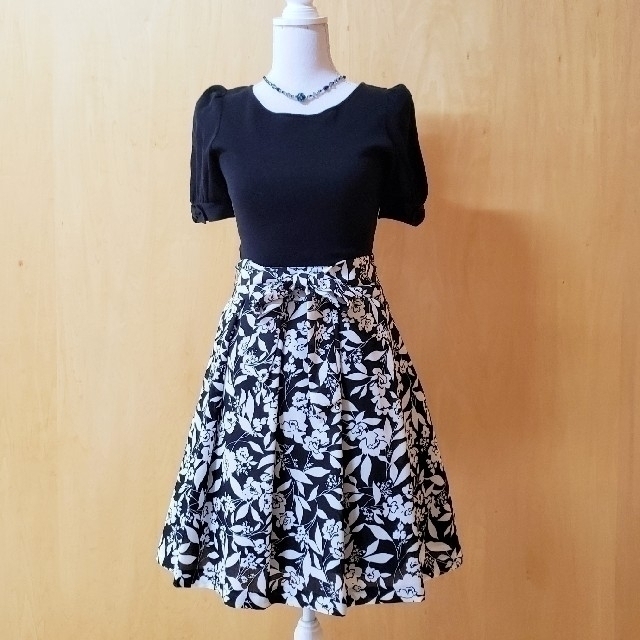 M'S GRACY(エムズグレイシー)の美♡お花柄♡さらさらスカート♡ レディースのスカート(ひざ丈スカート)の商品写真