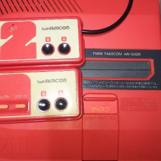 ニンテンドウ(任天堂)のツインファミコン(家庭用ゲーム機本体)