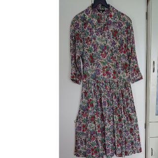 ローラアシュレイ(LAURA ASHLEY)のVOIR リバティワンピース11AR 美品(ひざ丈ワンピース)