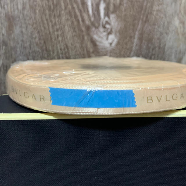 BVLGARI(ブルガリ)のブルガリ　リボン　新品　ロール　ピンクベージュ レディースのファッション小物(その他)の商品写真