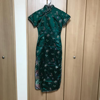 緑のチャイナドレス(衣装)