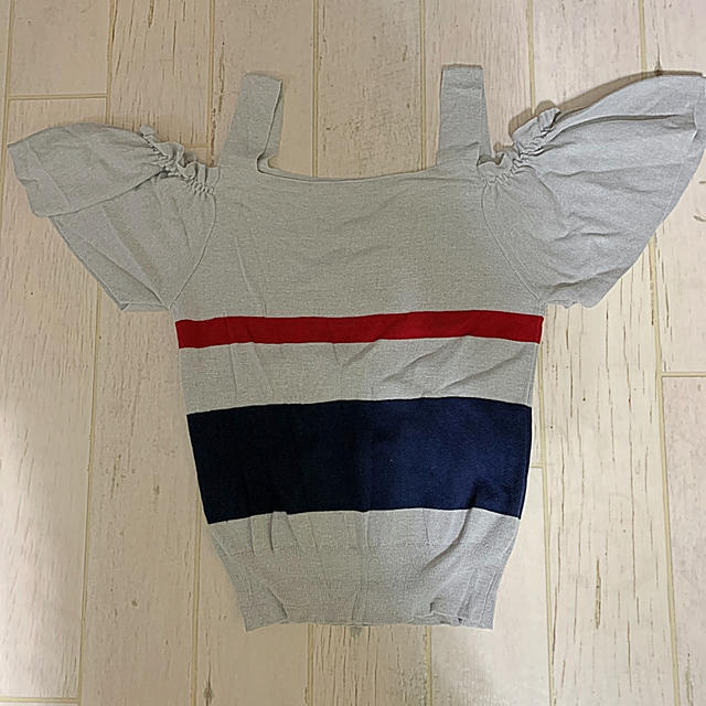Andemiu(アンデミュウ)の肩出しニット半袖 レディースのトップス(ニット/セーター)の商品写真