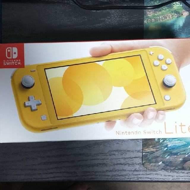 Switch Lite　イエロー　本体