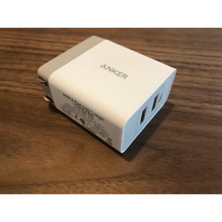 Anker 24W 2ポート USB急速充電器(バッテリー/充電器)