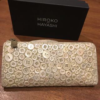 ヒロコハヤシ(HIROKO HAYASHI)のhirokohayashi  ヒロコハヤシ 長財布　エレンディラボタン(財布)