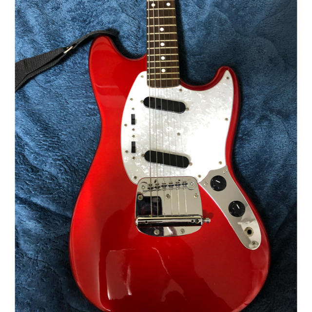 Fender(フェンダー)のfgn ムスタング　モデル　エレキギター 楽器のギター(エレキギター)の商品写真