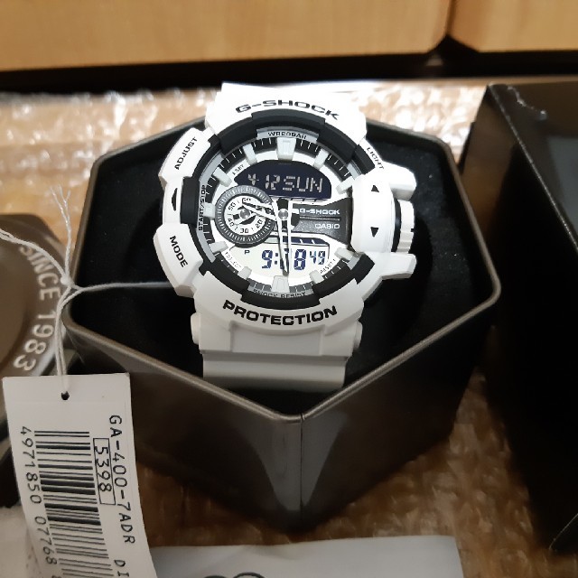 腕時計(デジタル)G-SHOCK　ホワイト　未使用