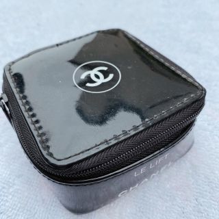 シャネル(CHANEL)のCHANEL エナメルポーチ(ポーチ)