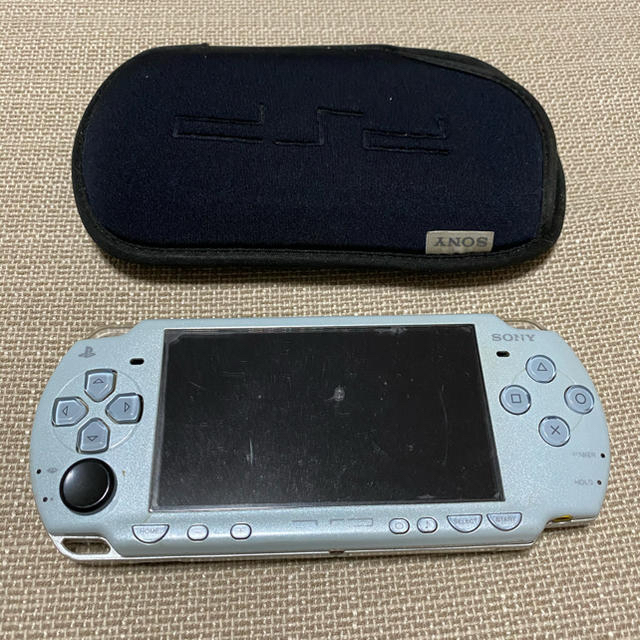 PlayStation Portable(プレイステーションポータブル)のPSP  エンタメ/ホビーのゲームソフト/ゲーム機本体(携帯用ゲーム機本体)の商品写真