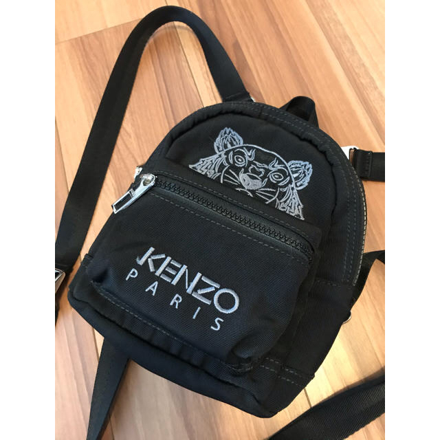 KENZO(ケンゾー)のkenzo ブラック ミニ タイガー バックパック レディースのバッグ(リュック/バックパック)の商品写真