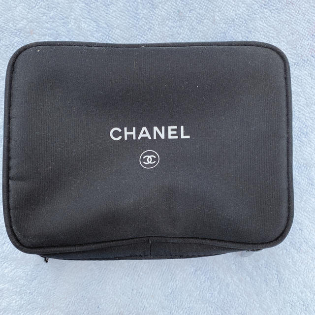 CHANEL(シャネル)のCHANEL ブラシ付きポーチ レディースのファッション小物(ポーチ)の商品写真