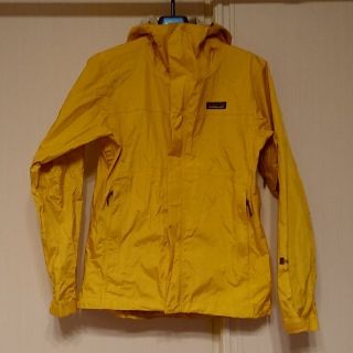 パタゴニア(patagonia)のpatagonia マウンテンパーカー メンズ XSサイズ yellow(マウンテンパーカー)