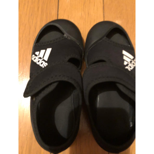 adidas(アディダス)のアディダス　キッズサンダル キッズ/ベビー/マタニティのキッズ靴/シューズ(15cm~)(サンダル)の商品写真