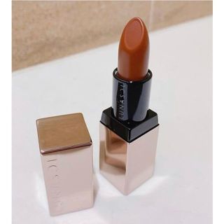 ナーズ(NARS)のシームレスマットリップス(口紅)