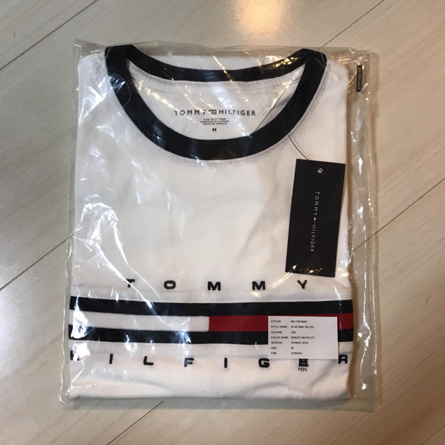 TOMMY HILFIGER(トミーヒルフィガー)のTOMMY HILFIGERトミーヒルフィガー ロゴ ロング Tシャツ メンズのトップス(Tシャツ/カットソー(半袖/袖なし))の商品写真