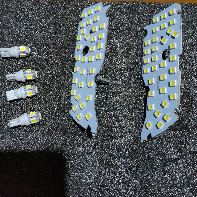 トヨタ(トヨタ)のプリウス30　LED　ルームランプ＆T10 自動車/バイクの自動車(車種別パーツ)の商品写真