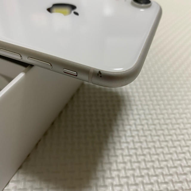 iPhone XR White 64GB SIMロック解除 SIMフリー