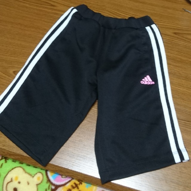 adidas(アディダス)のRian☆mama様専用 adidasハーフパンツ120 キッズ/ベビー/マタニティのキッズ服女の子用(90cm~)(パンツ/スパッツ)の商品写真