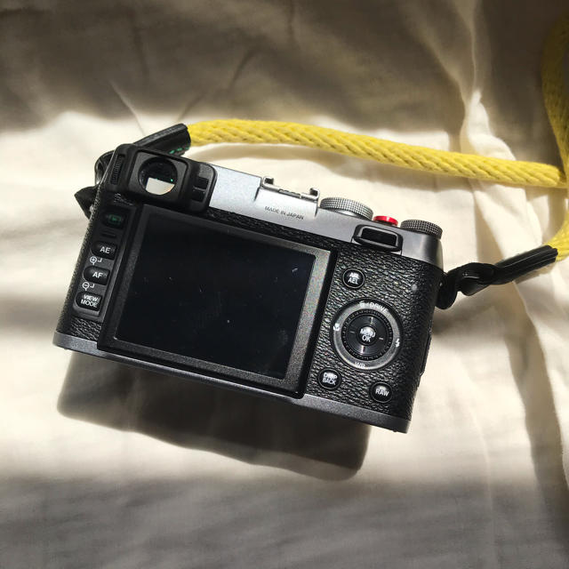 富士フイルム(フジフイルム)の富士フィルム　FUJIFILM Finepix X100 名機　美品 スマホ/家電/カメラのカメラ(コンパクトデジタルカメラ)の商品写真