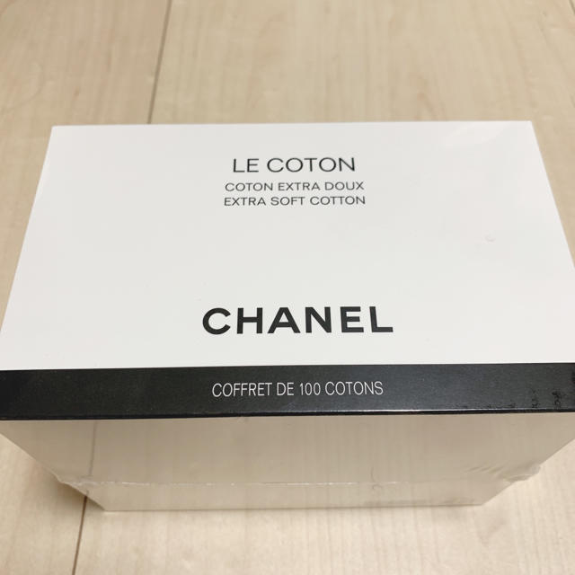 CHANEL(シャネル)のCHANEL コットン　100枚入り コスメ/美容のスキンケア/基礎化粧品(その他)の商品写真