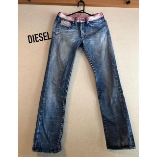 ディーゼル(DIESEL)の値引き！DIESEL24デニム ピンクのアクセントが可愛い❤(デニム/ジーンズ)