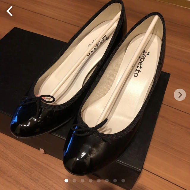 repetto(レペット)のレペット　ブラックエナメルパンプス　36 レディースの靴/シューズ(ハイヒール/パンプス)の商品写真