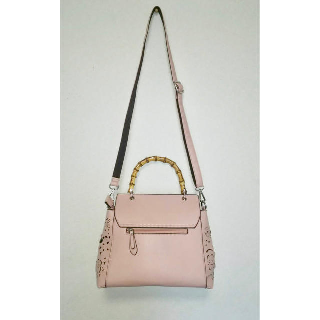 Maison de FLEUR(メゾンドフルール)のフラワー×ピンク レディースのバッグ(ショルダーバッグ)の商品写真