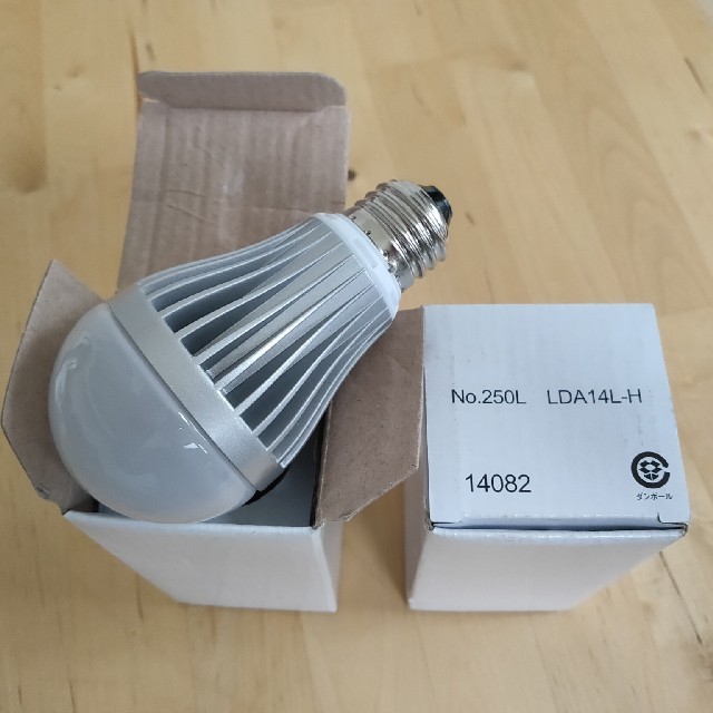 the crasso様専用　LED電球　LDA14L-H 　2個セット インテリア/住まい/日用品のライト/照明/LED(蛍光灯/電球)の商品写真