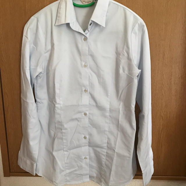 ORIHICA(オリヒカ)のオリヒカ 薄水色 長袖シャツ ブラウス レディースのトップス(シャツ/ブラウス(長袖/七分))の商品写真