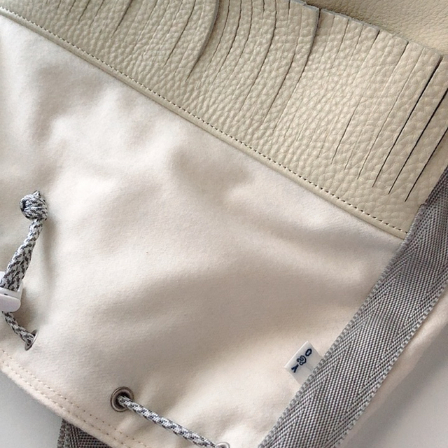 ヤングアンドオルセン　アウトドア　巾着　バッグ レディースのバッグ(ショルダーバッグ)の商品写真